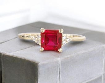 Quadratischer Rubin Ring | Sterling Silber mit weißen AD Stones