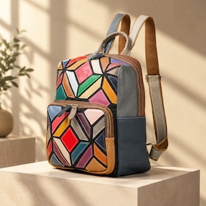 Mochila de cuero estilo boho para mujer, mochila de día con patchwork geométrico colorido, bolso de viaje de piel de vaca hecho a mano