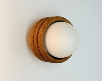 Applique da parete in rovere fatta a mano – Applique da parete in legno minimalista – Lampada da parete scandinava – Illuminazione moderna in legno