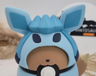 Eevee med Glaziola Poncho – Inspirerad av Eevee Glaceon-figur | Söt anime-samlarfigur | Gamerrumsinredning | Presentidé
