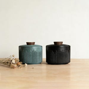 Minimalist Small Pet Urn, Ceramic Ashes Container,Keepsake with Wooden Lid, Cat Dog Memorial, 5.07 oz