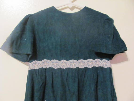 Vintage Girls Long Soft Green and Lace Maxi Dress - image 6