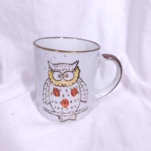 Vintage handpainted Owl mug stoneware coffee cup Retro Mug / Gift / Owls