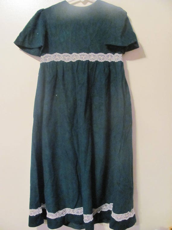 Vintage Girls Long Soft Green and Lace Maxi Dress - image 5