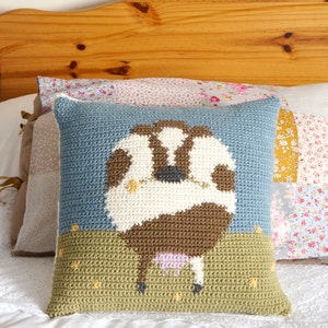 Farm Animal, Crochet Pillows, Picture Crochet, Cow Pillow, Cow Cushion, Crochet Patterns, Animal Pillow, Farmhouse Decor, Farmhouse Style