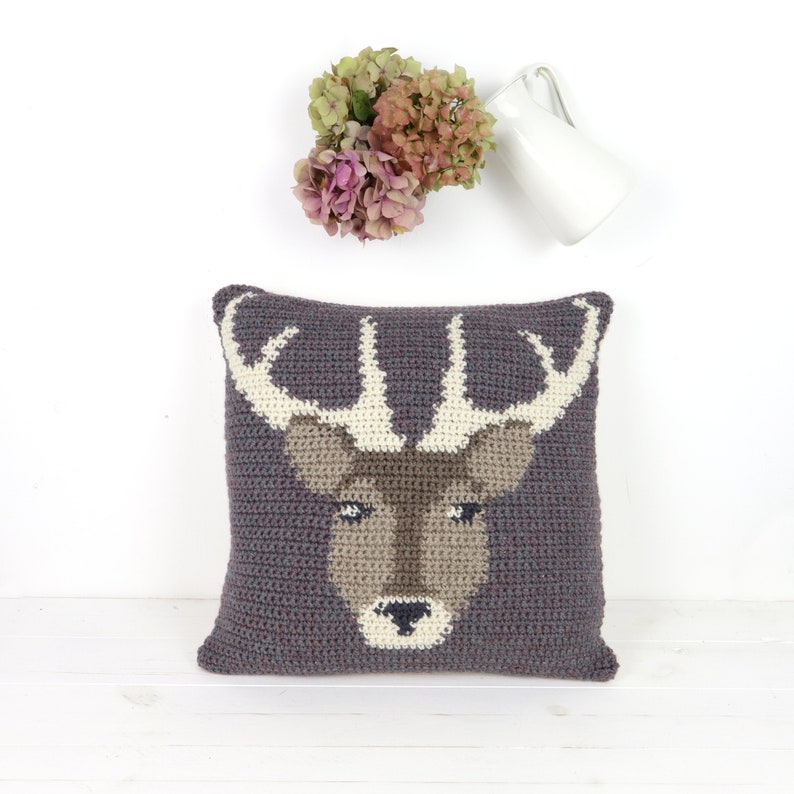 Stag Cushion Crochet Pattern, Woodland Animal, Farmhouse Pillow, Country Style Decor, Autumn Crochet, Fall Cushion, Patterns for Crochet, image 1