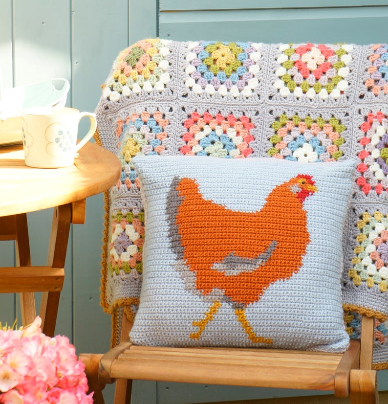 Farmhouse Style Chicken Cushion Crochet Pattern Hen Pillow Etsy Canada