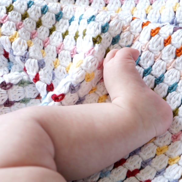 Easy Blanket Pattern, Baby Bedding, White Blanket, Girl Nursery, Swaddle Blanket, Adult Lap Afghan, Beginner Pattern, Newborn Gift