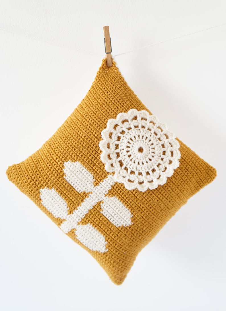 Pillow Crochet Pattern, Crochet Cushion, Patterns for Crochet, Double Knit, Mustard Pillow, Intarsia, Flower Cushion, Patterns Crochet image 2