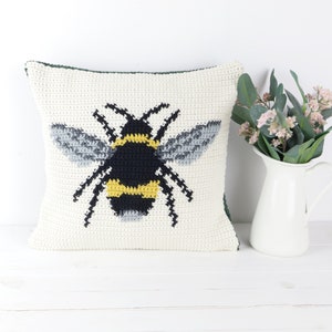 Bumble Bee Cushion, Crochet Pattern Tutorial, Large Honey Bee, Animal Cushion, Insect Pillow, Square Shape, Modern Intarsia, Picture Crochet image 3