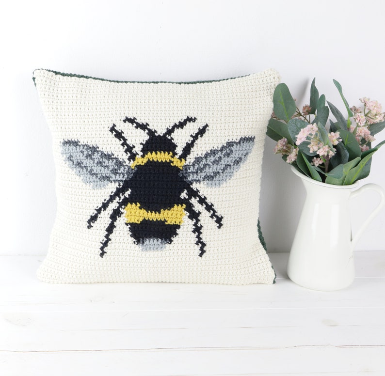 Bumble Bee Cushion, Crochet Pattern Tutorial, Large Honey Bee, Animal Cushion, Insect Pillow, Square Shape, Modern Intarsia, Picture Crochet image 3