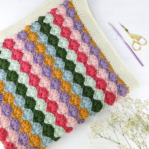 Mönster för virkad filt, modern afghansk, virkhandledning, digital PDF, vintagestil, lantlig stuga, grönt och rosa, DK-garn, babysängsfilt