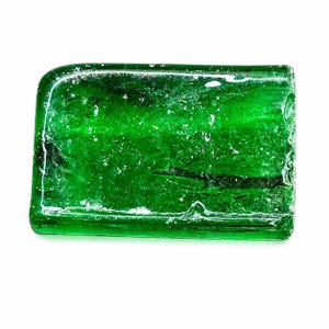 Excelente esmeralda verde en bruto, sin tallar, creada en laboratorio y certificada, de 250 quilates / Perfecta para la fabricación de anillos y colgantes.
