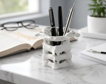 Spine Pen Holder – Anatomical Desk Organizer – Medical Student Gift – Gothic Office Decor – 3D Printed Vertebrae Pencil Cup