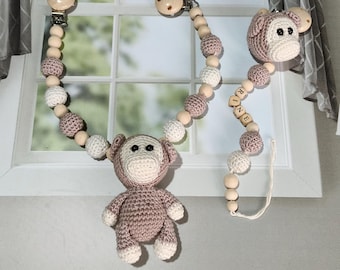 Cadena de mono de ganchillo personalizada para cochecito, clip de chupete con cuentas de madera, decoración neutra para habitación infantil.
