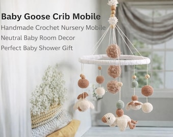 Móvil de ganso para bebé hecho a mano, decoración neutra para guardería, decoración de cuna amigurumi de granja