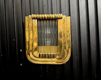 Aplique de pared de latón estilo rascacielos, raro, con varilla de cristal estilo art déco, iluminación interior náutica antigua.