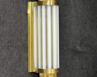 Moderne Art-Deco-Wandleuchte, handgefertigte Messingglasbeleuchtung, elegante Flur-Eitelkeitslampe