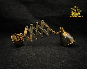 Luminária de parede vintage em latão com braço articulado, estilo sanfona industrial ajustável, aplique de parede rústico náutico.
