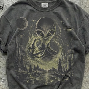 エイリアンコンフォートカラーシャツ、レトロな宇宙宇宙Tシャツ