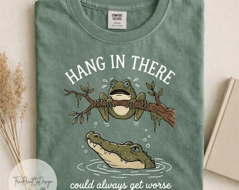 Maglietta con la scritta "Sassy Frog Hang In There" (Restate zitti), maglietta divertente con umorismo sugli animali.