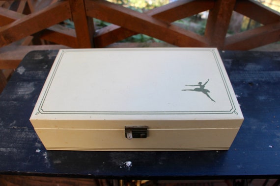 Vintage jewelry box