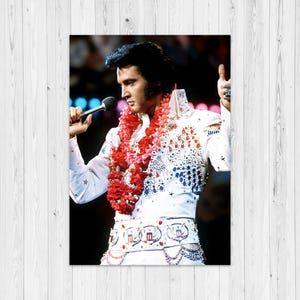 Fotografia artística de Elvis Presley durante o programa "Aloha From Hawaii Via Satellite" em 1973 | Impressão com ou sem moldura | HistoricPix