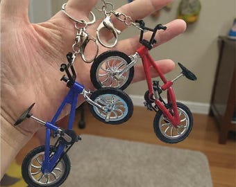 Alloy Mini BMX Bike & Skateboard Keychain, Finger Tricks Toy