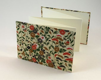 LEPORELLO Photo-Fanfold, Horizontal Format, Cover CHIYOGAMI "Hay Flowers"