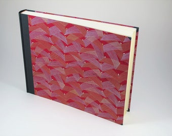Fotoalbum 31x25 cm, Querformat, 30 Blatt bzw. 60 Seiten, Einband CHIYOGAMI Dekor "Saitenspiel 4"