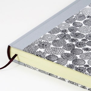 Notebook / Diary CHIYOGAMI 15x21cm (6"x8") 288 p. design "Chrysanthemus"
