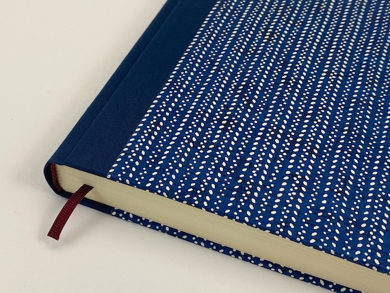Notizbuch / Tagebuch DIN A5 Japanpapier CHIYOGAMI Dekor "Punktgewebe auf dunkelblau".