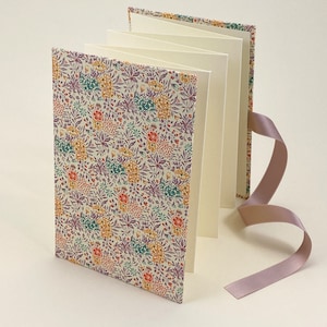 Leporello, Einband italienisches Papier Carta Varese Dekor *Sommerblume lila*