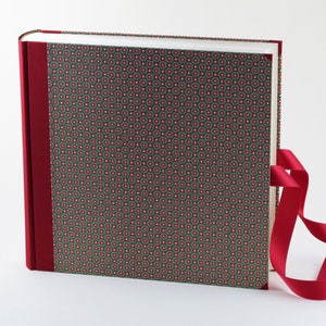 Fotoalbum 30x30 cm - Einband CARTA VARESE Dekor "Perlenblüten"