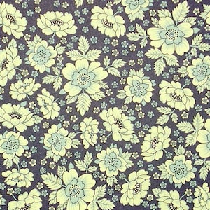 Italian Paper - CARTA VARESE Design 310 - "Buschrosen blau"