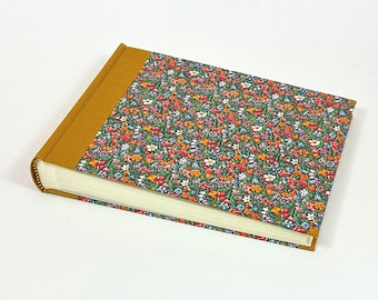 Floral Photo Album: Carta Varese Blumengarten, 60 Page Scrapbook