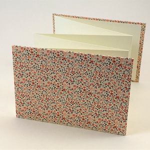 LEPORELLO Photo-Fanfold, Horizontal Format, cover Italian Paper CARTA VARESE Design 908 - "Flower Field Red"