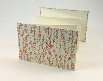 LEPORELLO - 16,5 x 11,5 cm Querformat, Cover CHIYOGAMI "Weddingflowers"