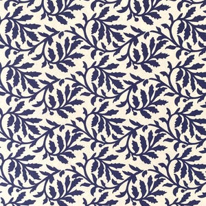 Italian Paper - CARTA VARESE Design B32 - "Blätterranke blau"