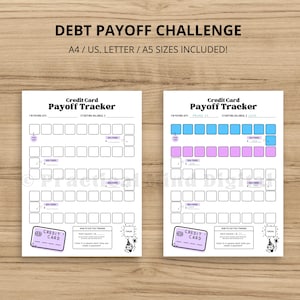 Puede incluir: Dos rastreadores imprimibles blancos de pago de tarjetas de crédito con el texto "DEBT PAYOFF CHALLENGE" y "Credit Card Payoff Tracker". Un rastreador tiene casillas rosas, el otro casillas azules. También es visible el texto "A4 / US. LETTER / A5 SIZES INCLUDED!"