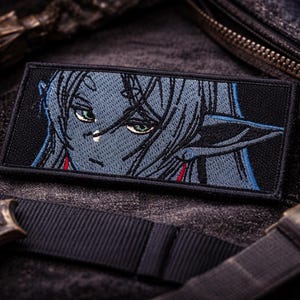 Toppa "Beyond Journey's End", toppa anime con elfo, ricamo di mago elfo waifu, toppa ricamata anime in regalo
