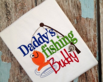 Daddy’s Fishing Buddy Shirt - Chemise de pêche brodée - T-shirt Fishing Buddy