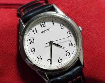 Vintage Seiko Quartz Pearl White Dial 34MM Breguet Numerals 7N01 APRIL 1995 JDM