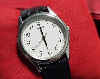 Vintage Seiko Quartz Pearl White Dial 34MM Breguet Numerals 7N01 MAY 1997 JDM