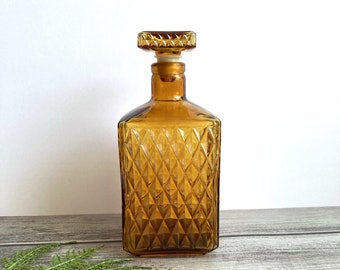 Vintage Diamond Point Amber Glass Decanter With Matching Stopper - Vintage Barware - Diamond Pattern - Vintage Amber