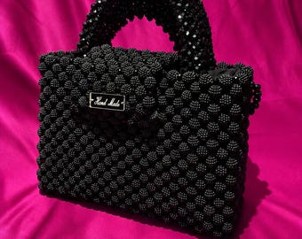 Bolso de mano artesanal con cuentas de cristal y bayas negras / Elegante bolso de noche con cuentas