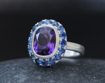 Grande bague halo en améthyste violette avec saphirs bleus, cadeau pour elle, bague en pierre précieuse violette