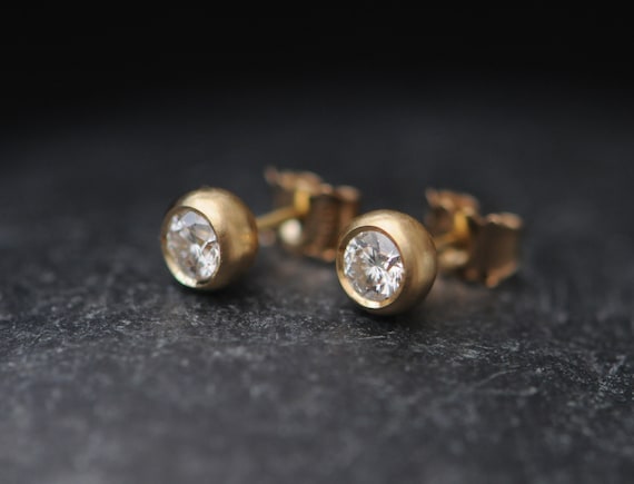 4mm diamond studs deals