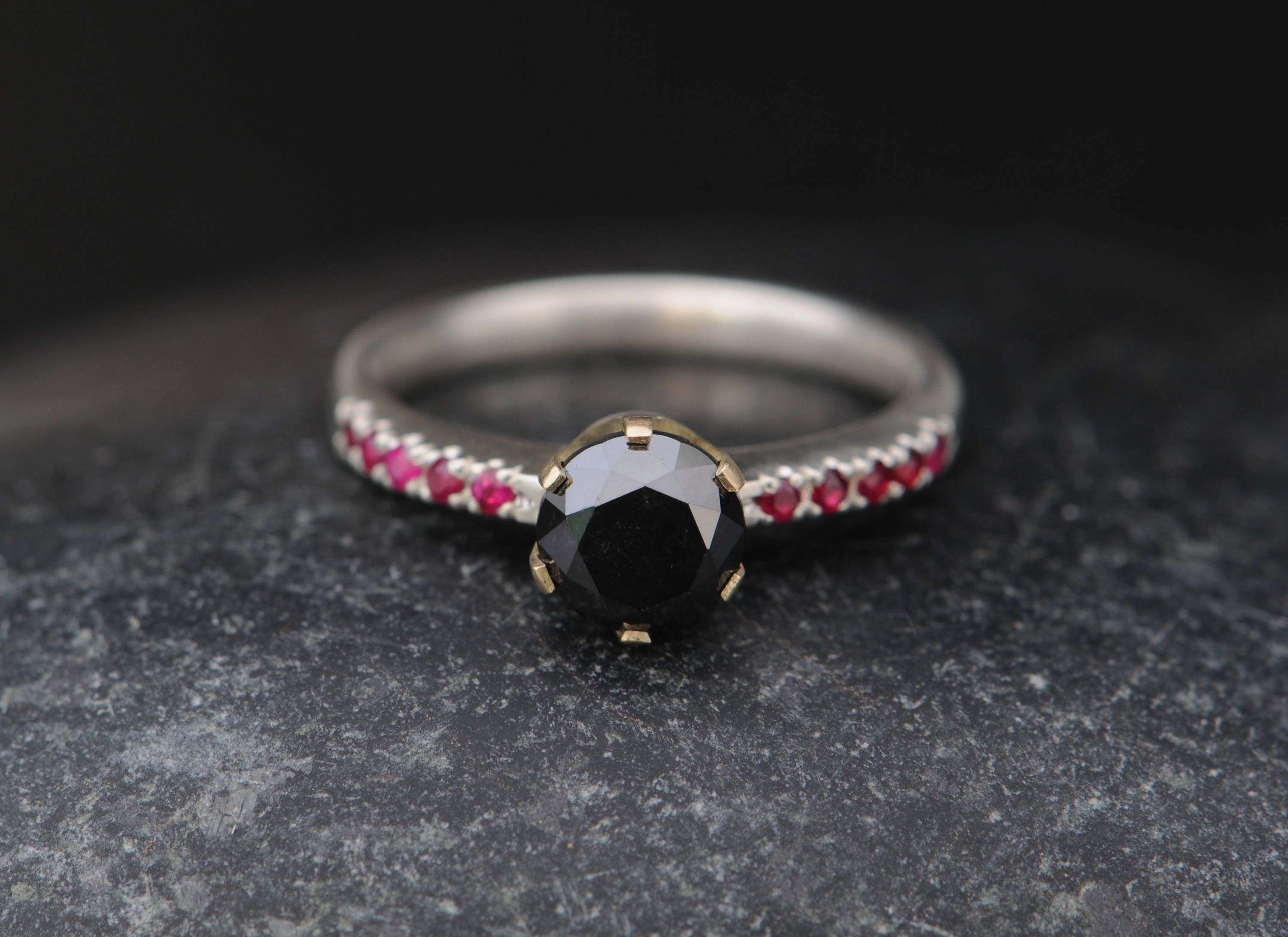 Bague Homme En Acier Inoxydable Et Cuivre Avec Diamant Noir 5+ Carats - Taille 10