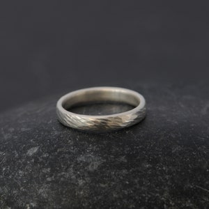 Bague de mariage en argent texturé, cadeau pour elle, bague en argent recyclé image 3